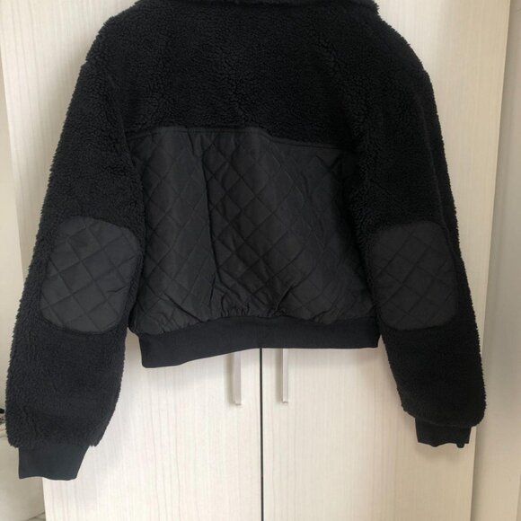 ALO YOGA Sherpa Edge Bomber - Picture 3 of 3